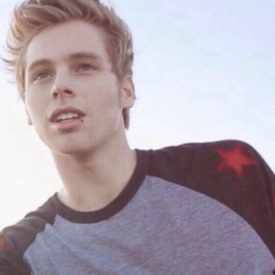 can you rt https://t.co/VrFpy46hzA please?? and follow if you want to xx ily