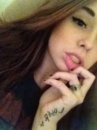 Heyy my name is Acacia Carriot i live in L.A and i am 17! and add me at google plus. 3