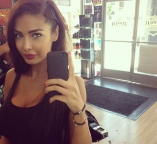 shirinsx's profile picture. 19 y/o half persian half arab , just another rich bitch