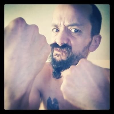 kitchen manager / beard enthusiast / bromo / bator /  testosterone junkie  / vaper / handyman . Always on the lookout for local beardos and/or vapers to kick it