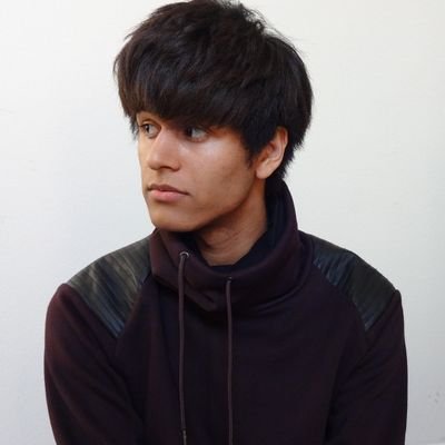Hi just a gamer and I sing too :).