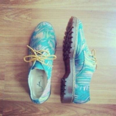 Docmart unyu&murmer, all of girl cloths&bags! BATAM FREE ONGKIR! 
No hit&run, No cancel
for serious buyer : 29B921DC/081268052068