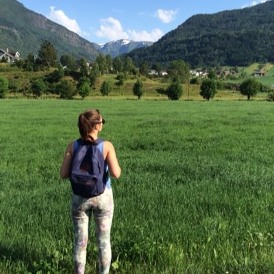 Master i medievitenskap fra UiB og tidligere kulturjournalist i Studvest. Engasjert sofapotet! Innholdsprodusent for Kavli.