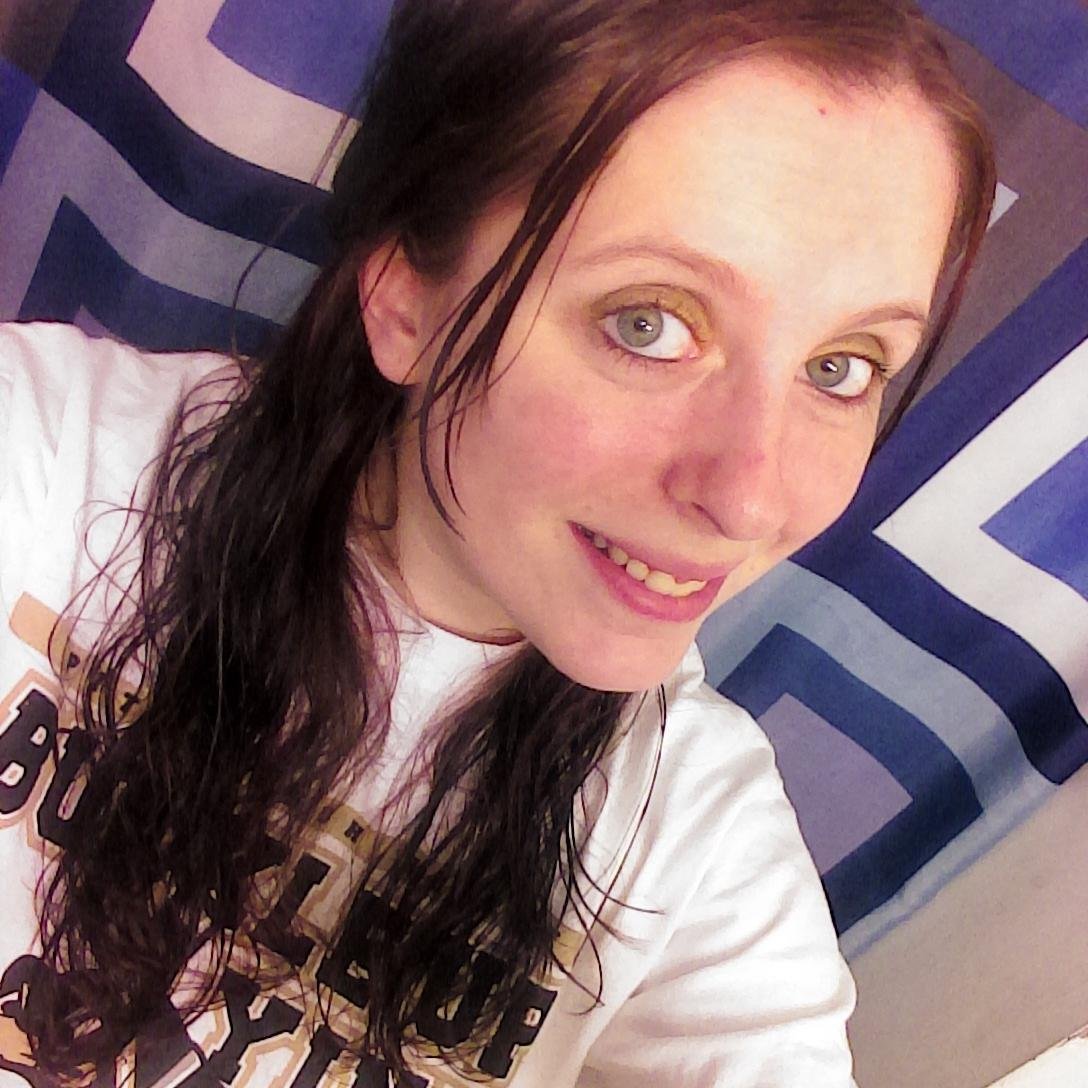 I rollerblade (: I also played softball and volleyball. I AM SINGLE...I WANT TO GO TO PENS GAMES ALL YEAR LONG