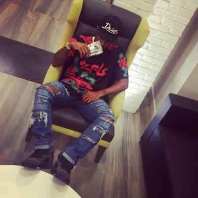 Raym0ndTaylor2's profile picture. 