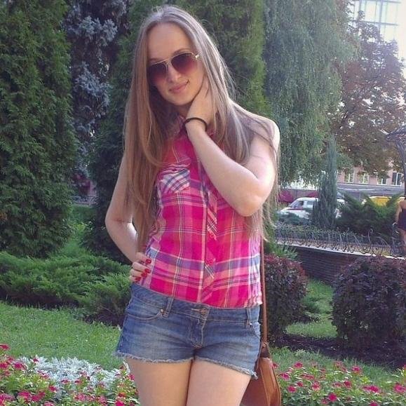 hey ihr lieben! ich freue mich über neue bekanntschaften! textet mir einfach auf http://t.co/Wre52dLmol  ;) dort heisse ich wren