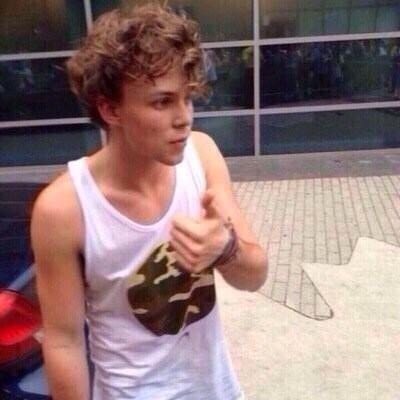 free follow from @ashtonidc