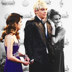 yesrauslly's profile picture. Someone you probably already know.