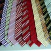 Somos distribuidores de gravatas,ternos,meias,lenços,sapatos,camisas social,calça social,acessórios para noivas,EPI,ETC.