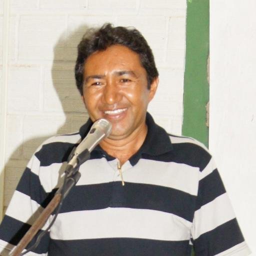 Geraldo Vieira Da Silva,Funcionário Público,Poeta e Escritor, e trabalha com Marketing na Internet.
