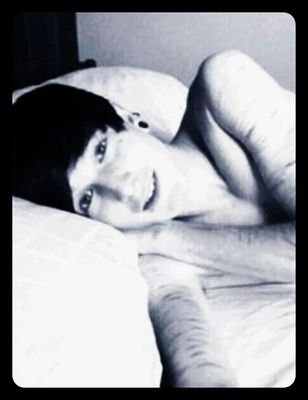 Hi. I'm Nylor. I'm gay. I'm 14 years old. I'm 4'4 and I love unicorns.