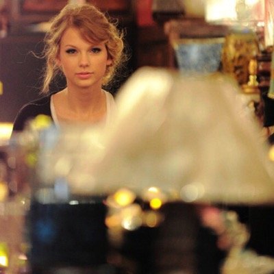 taylor alison swift followed me on tumblr on my birthday and i'm still crying