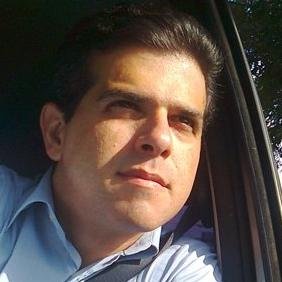 Jornalista profissional. Repórter e colunista da Gazeta de Alagoas. Assessor de imprensa da Presidência do TJ/AL. Blogueiro. Retratista. Sertanejo. Viajante.
