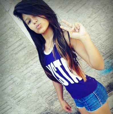 *-- delicada ciumenta me importO cm quem me faz feliz  '-' e seii fazer td valer a penah --* ;) ☺ instagram lidenez_silva
