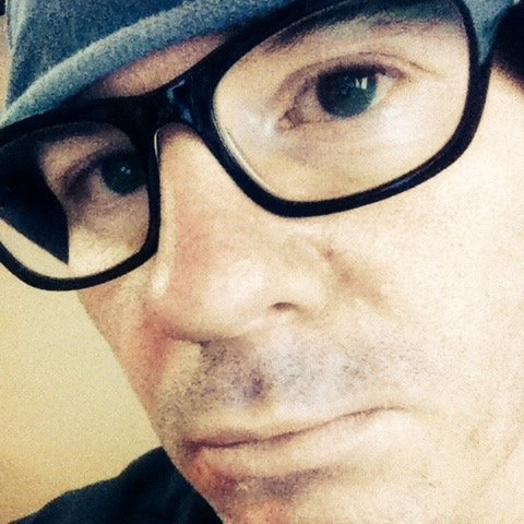 I am: Graphic designer, Programer, Father, #Diabetic, Runner (beginner) and Lego Technic Fanatic