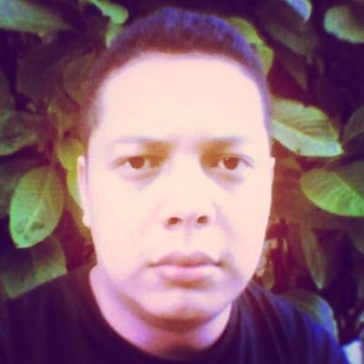 Producer Web Radio | Publisher Social Media | IT Support.