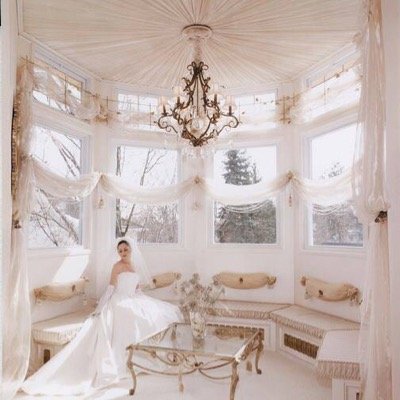 Elizabeth's Bridal Manor, a full service bridal salon, has been serving the Metro Detroit area for over 25 years.