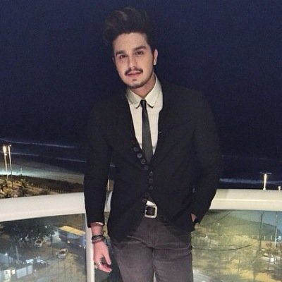 Que meu amor, não seja passageiro. Te amarei de janeiro a janeiro. @luansantana | Since:11/07/11 | Luan seguiu: __/__/__