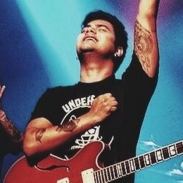 Primeiro e maior fã clube dedicado ao Koba, guitarrista da Restart. Atualizando fãs com notícias, fotos e novidades desde 28.11.2008!