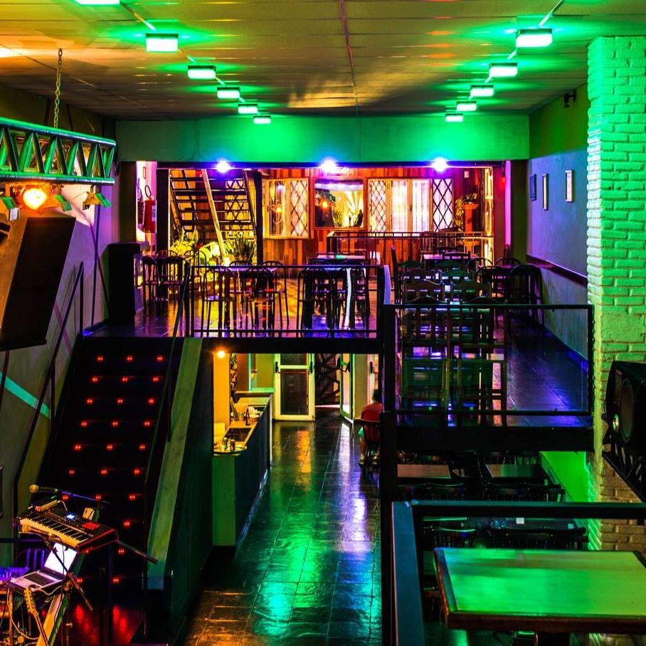 Reestruturado, moderno, mais conforto, RockandRoll, abrangendo vários estilos.
Reservas | Aniversários | Lista alkatrazrockbar@yahoo.com.br
Whats 11 984990944