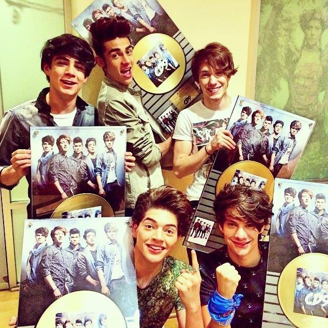 5 Chicos Perfectos❤Jos❤Bryan❤Alan❤Freddy❤Alonso❤ Meta: Que nos sigan los castores.❤️