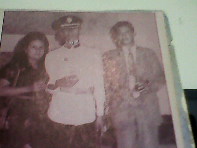 revolucionario, socialista y anti-imperialista.