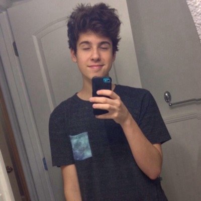 mikeSYRPG's profile picture. i dont make the moments, i just capture them. i enjoy running and netflix, nothing more and nothing less.