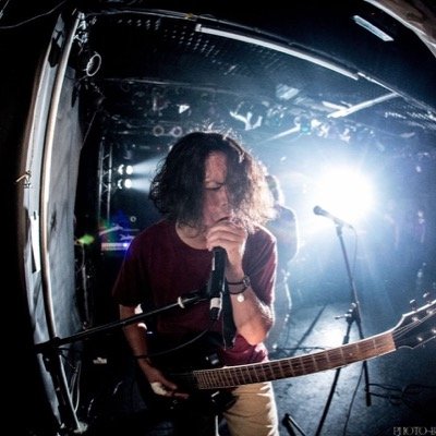 以前SAPPOROで『Fort Catsle』というHADECOREバンドのギター担当。現在Small StepSというバンドで活動中。酒、音楽、ファッション、インテリア、アート、スポーツ他、好きです！フォローよろしくたのんます！