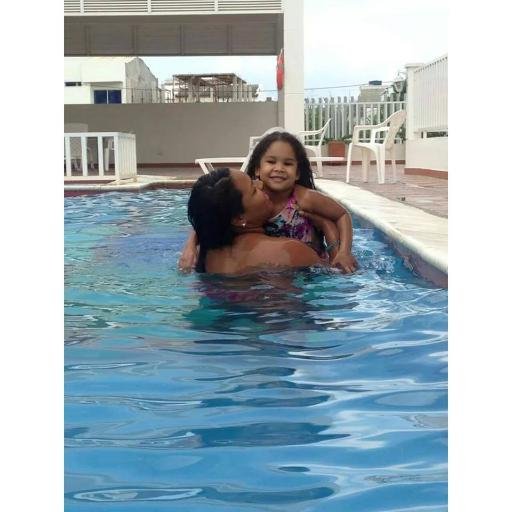 Di♥s ante todo. I♥Mis Abuelos,
I♥Taliana. FG#13 #ÌDOLO #FLIAGUARINISTA
cada dia mas humana, menos perfecta y mas feliz.
¡COLOMBIANA!
