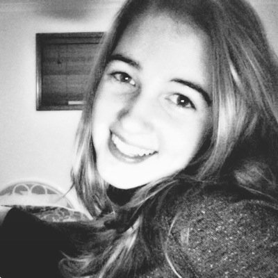 21 • Avid Reader • Photographer Wannabe • Self-Confessed Chocoholic