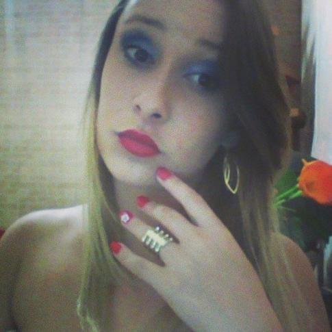 como pode ser tão gata , e ao msmo tempo tão louca ♪