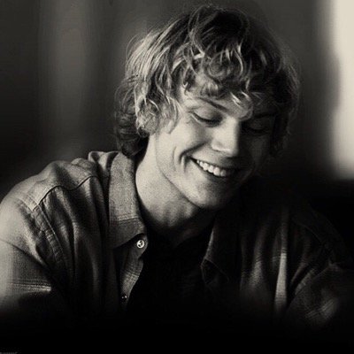 Evan Peters AHS Follow me Evan Peters
