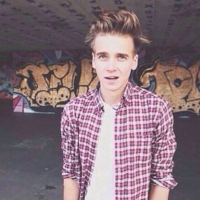 hi @mixtapelawley gave u this free follow and it would be really cool if u followed it :)
