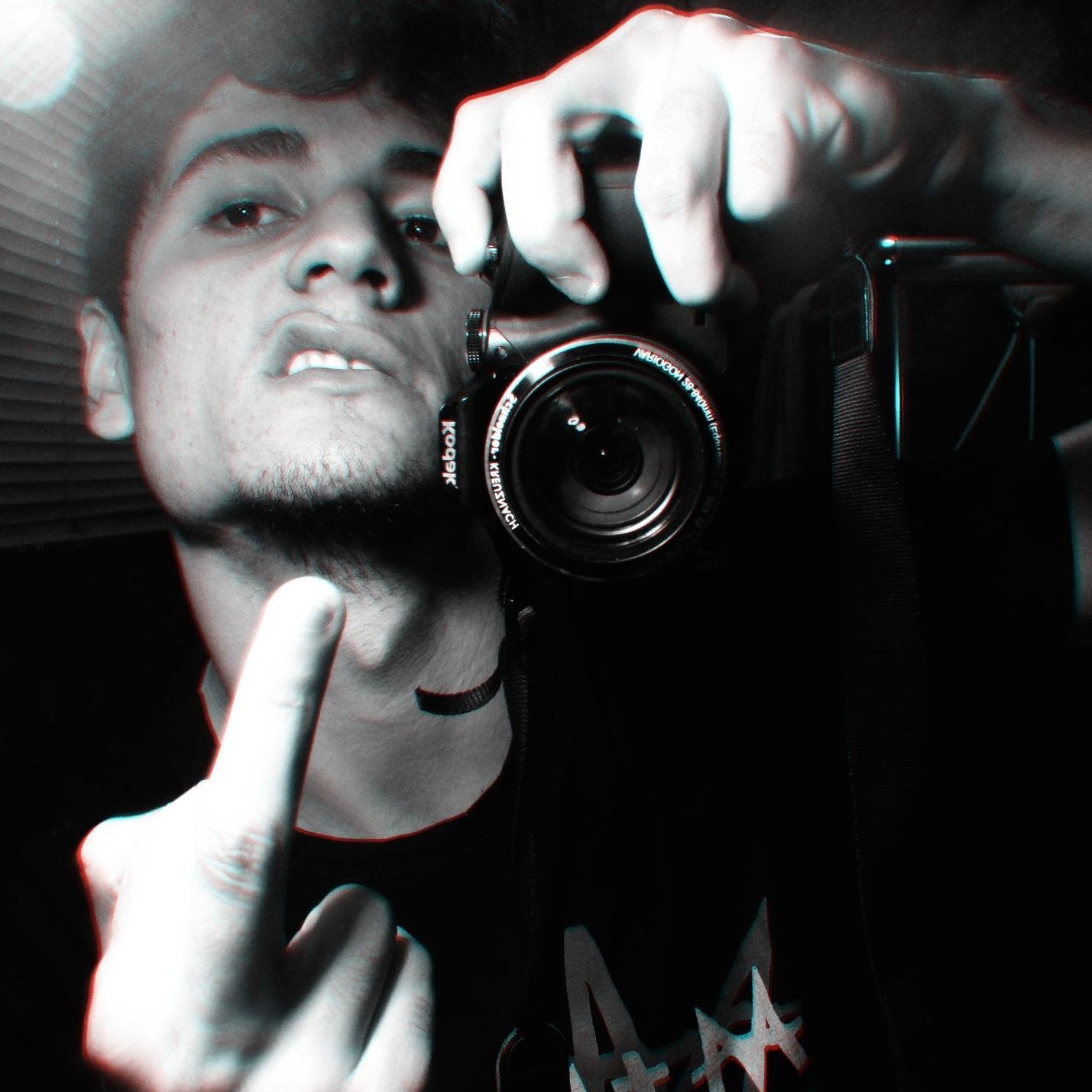 alveskun's profile picture. Ilustrador e Designer.