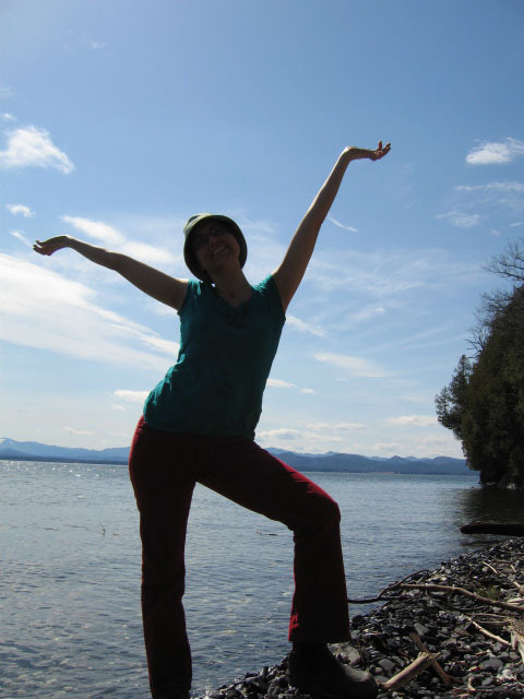 I make @StuckInVermont, web videos about #Vermont for @Seven_Days. I also drink lots of tea, do yoga and read pulp novels. Holler if you have story ideas.