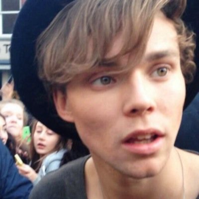 hey guys please fav https://t.co/koPtKFhETL , thanks! xx