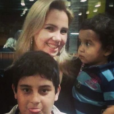Família é quem você escolhe pra viver, é quem você escolhe pra você....
