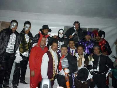 siguiendo y apoyando a la banda mas romantica de america BANDA PEQUEÑOS MUSICAL......
