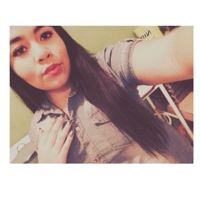 Vive sonriendo que la vida es una fiesta y si una puerta se cierra un chingo siguen abiertas... ❤️