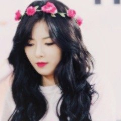 red is 현아. on hiatus.