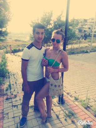 FaviaAkba's profile picture. 