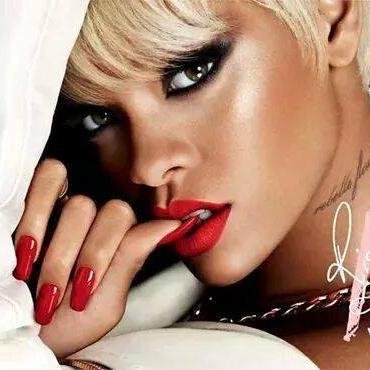 I love Rihanna-Follow Back- Ingles/Español-I Have Old Pictures But Evry Navy Love Them:3
