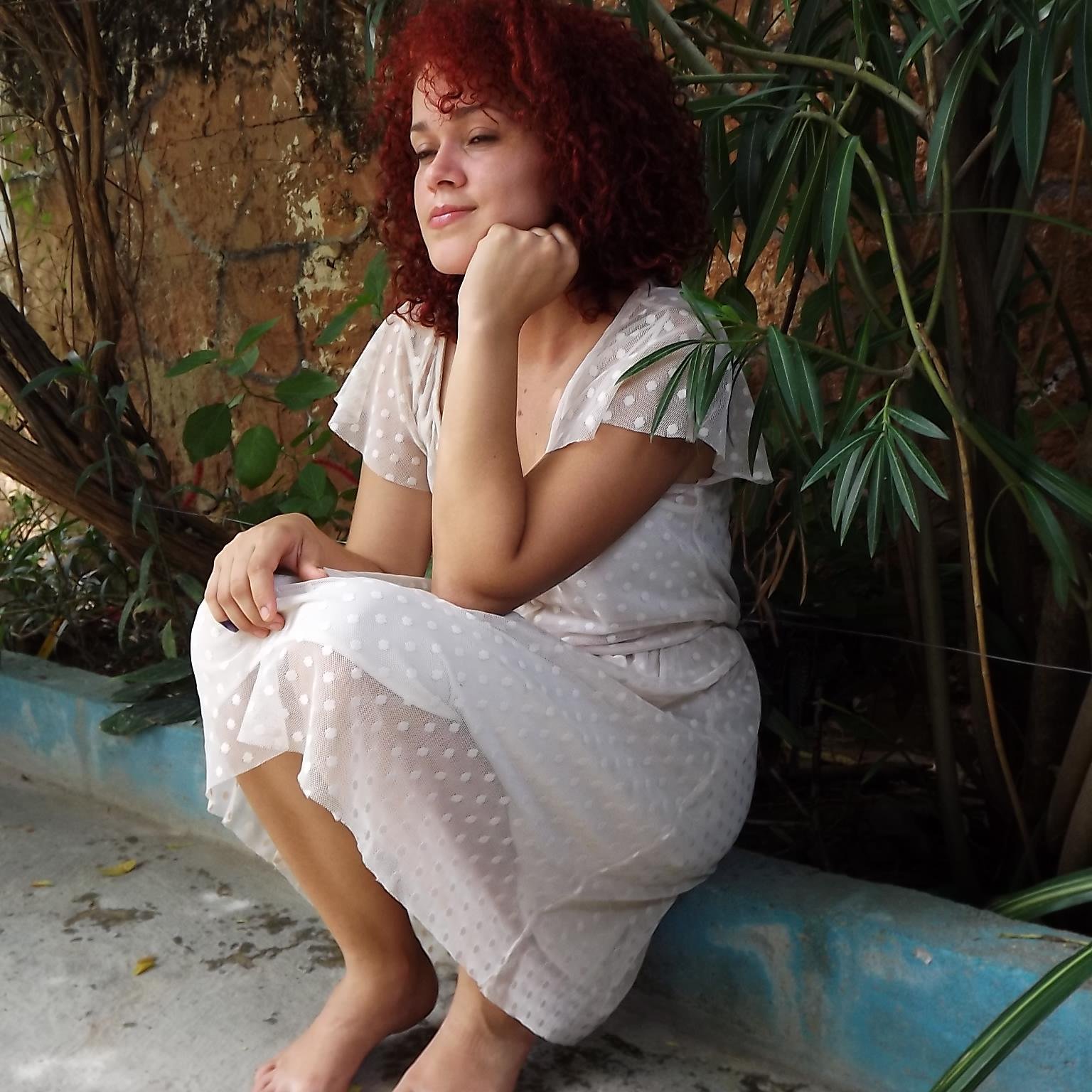 (publicista , fotografa)... sigo con mis sueños oníricos y mi percepción infinita.
