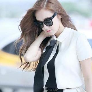 BubbleSky999's profile picture. Seller, Buyer, Trader | akun lama @ClaerestaArt_ | offer aja barangnya guys, cocok langsung lepas barter :D