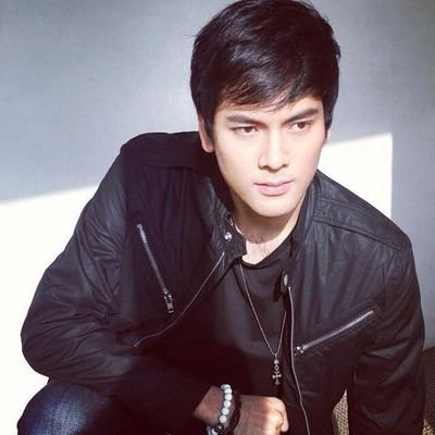 ร.ต.อ.ขั้นเทพ มือปราบจากหน่วยฉก.919 หล่อเข็ม มาดนิ่ง เถรตรง จริงจัง  **ทวิตคาแรคเตอร์ ไม่ใช่ชบอม ธนิน**