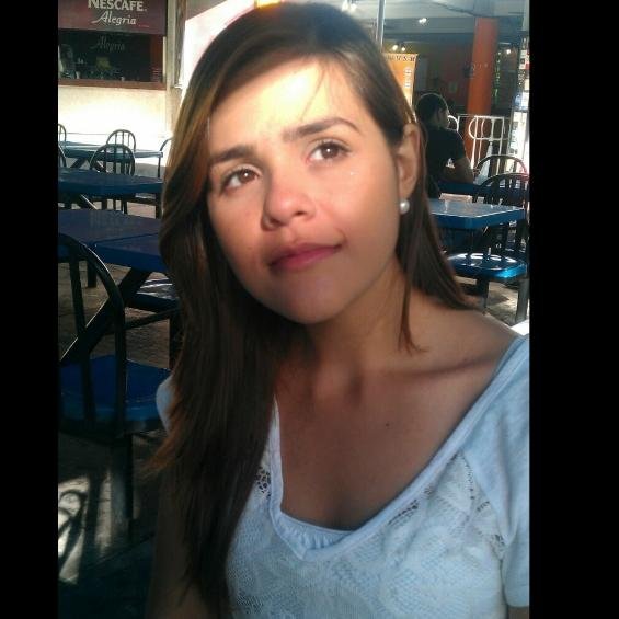 Comunicadora, periodista y marketer. Reflexiono sobre fe, psicología, crecimiento personal, política y lo que me salga... También me gusta cocinar :)