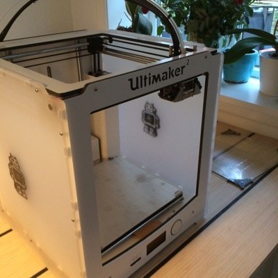 '3D Business' is a family business, playground and room for creativity. 1st og 2nd generation gadget freaks from 4 - 40 yeas old. Let's play!
