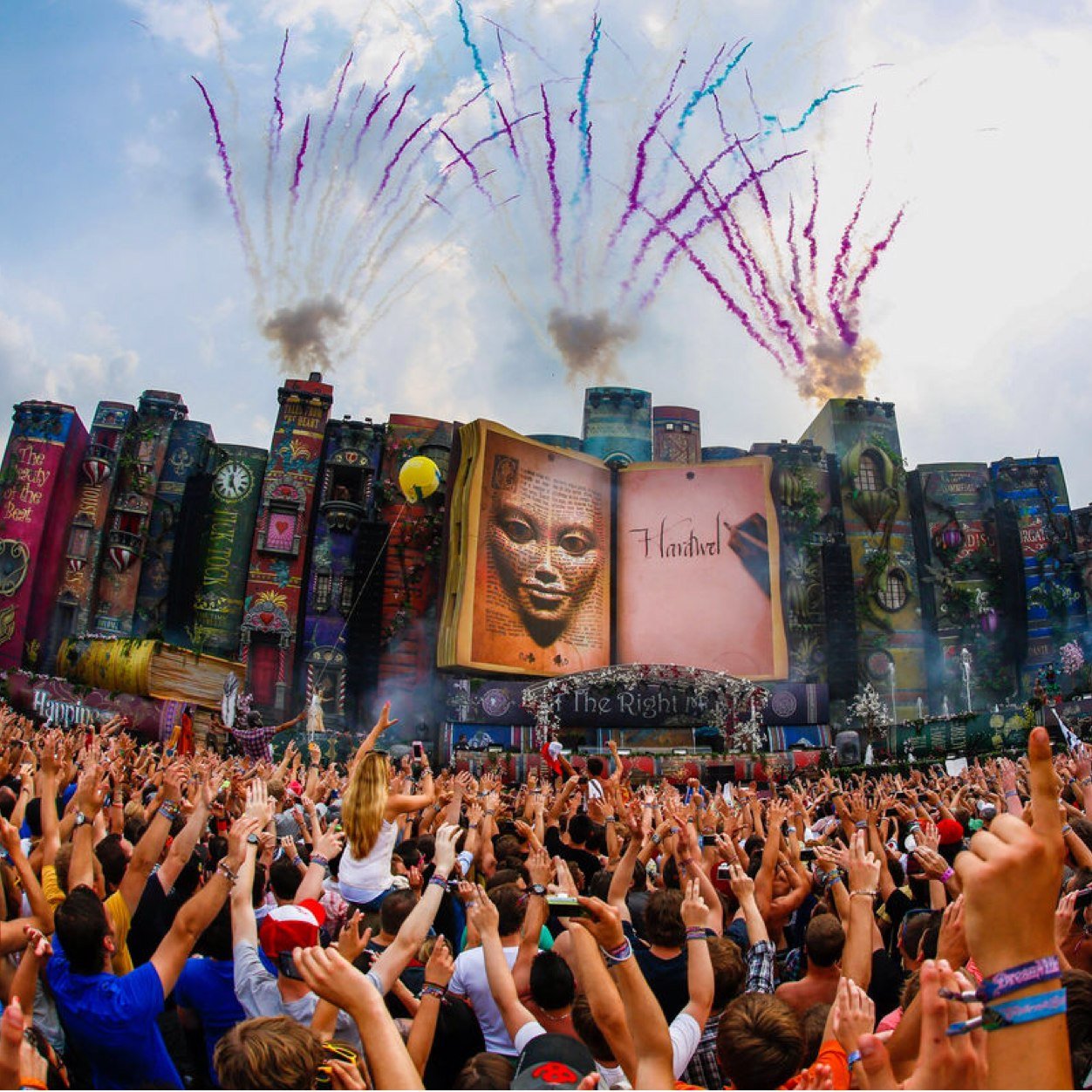 All things in the Sea of Festivals