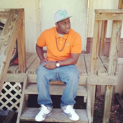 Fwm I fwu ..straight like tht ..if not?? well fall the fuck back ...#Military bound #49ers 4eva....i will be remembered