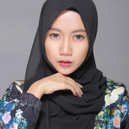 Stylist & Writer @ScarfMagazine | e: anisa.permitia@scarfmagz.com